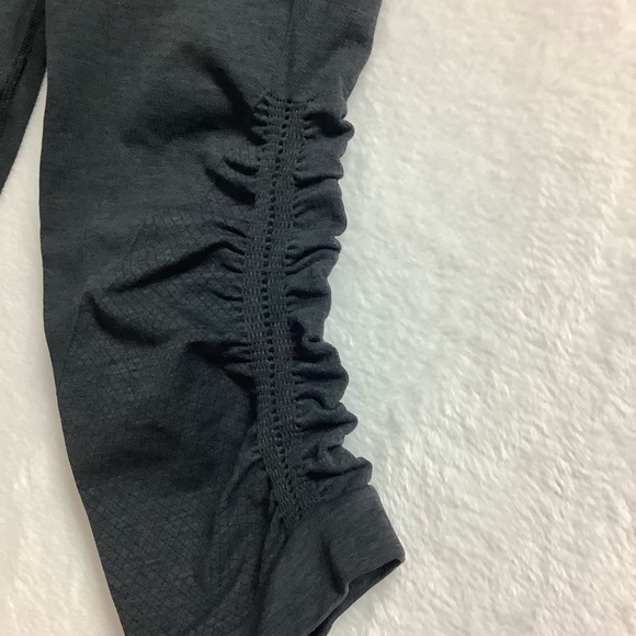 Lululemon In The Flow Crop Leggings Heathered Black Size 4 - Picture 5 of 10